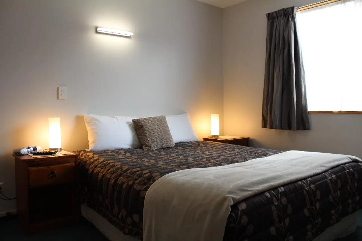 Ambassador Motor Lodge ROOM_EXAMPLE