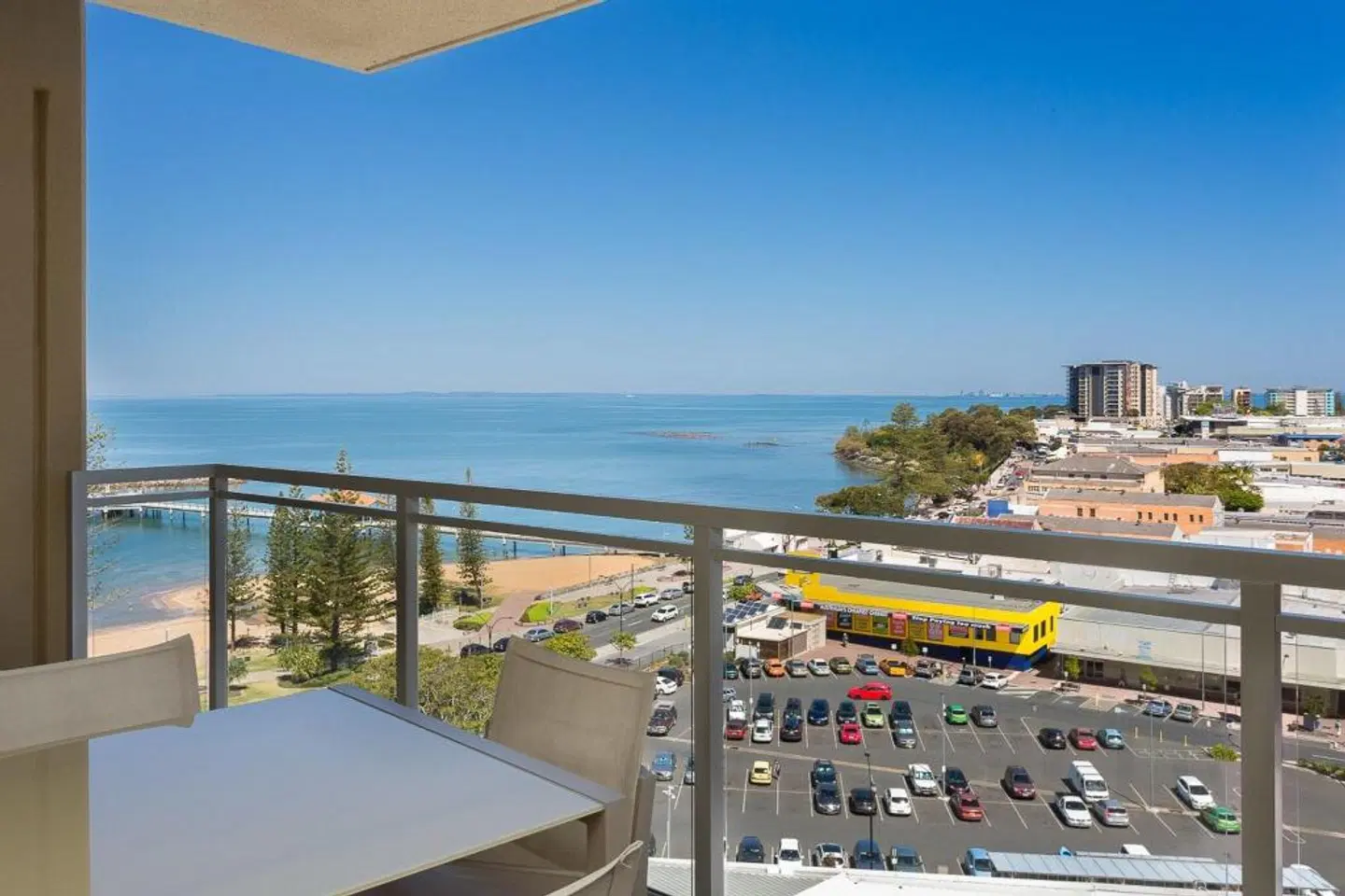 Proximity Waterfront Apartments Terrasse