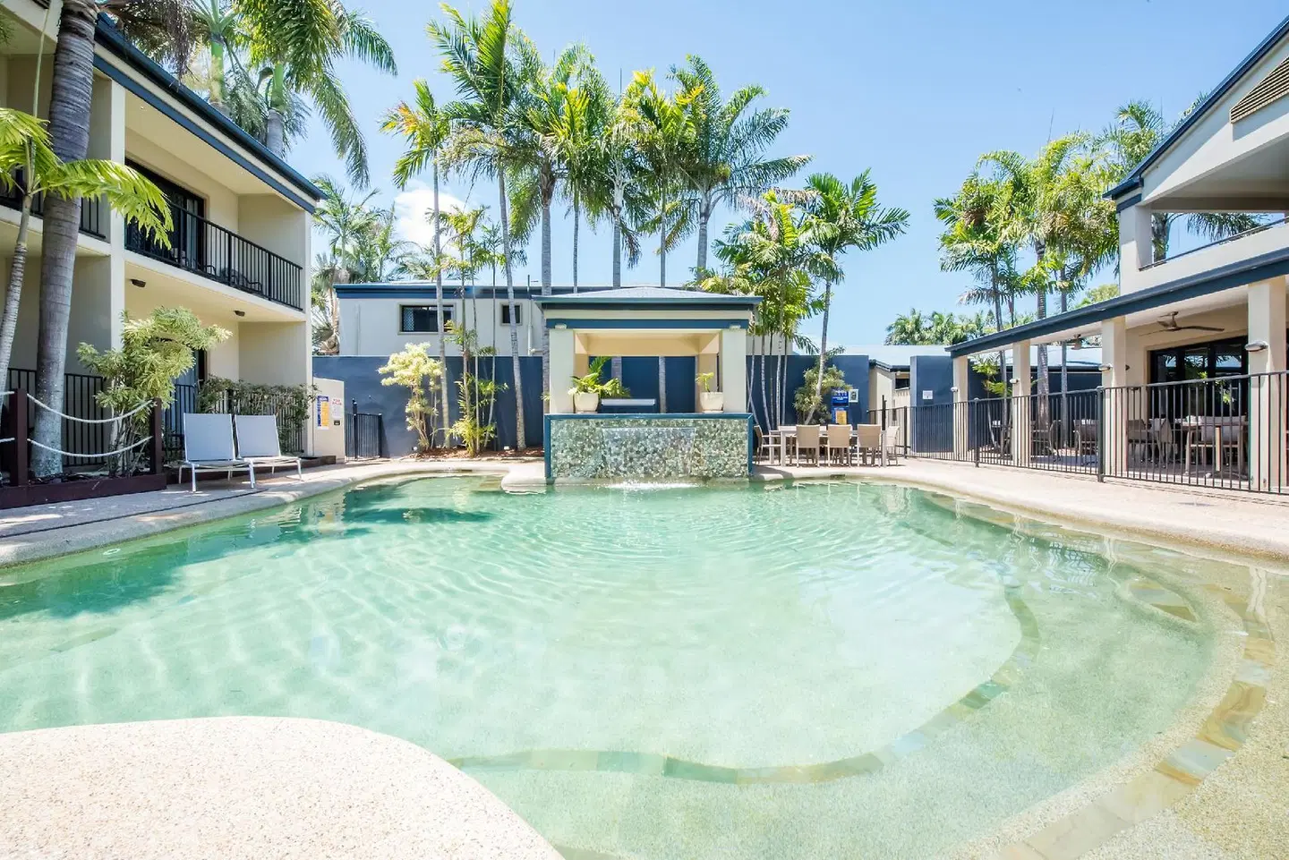 Coral Cay Resort OUTDOOR_POOL