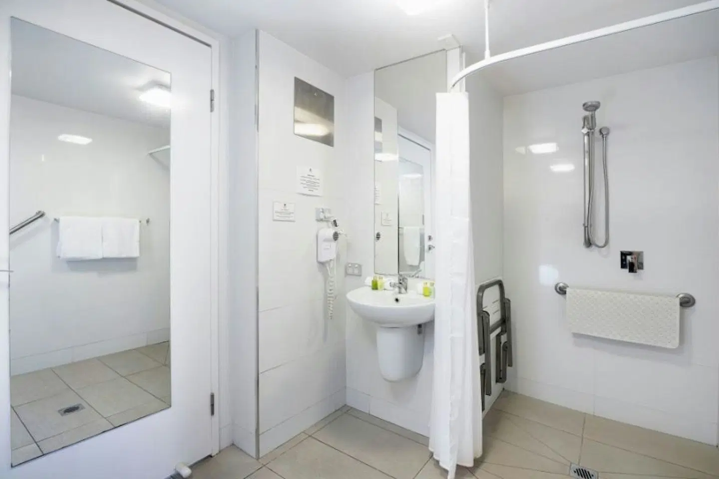 City Golf Club Motel Badezimmer