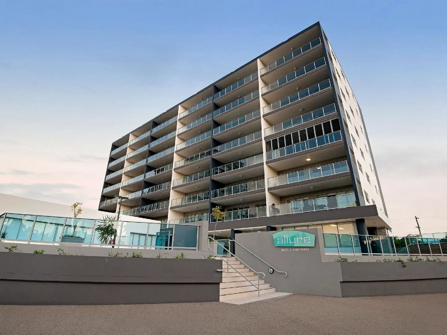 Allure Hotel & Apartments EXTERIOR