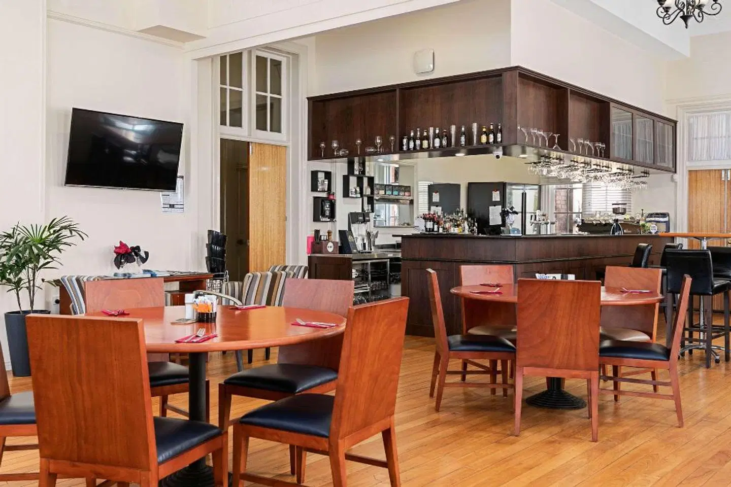 Quality Hotel Regent Rockhampton Bar