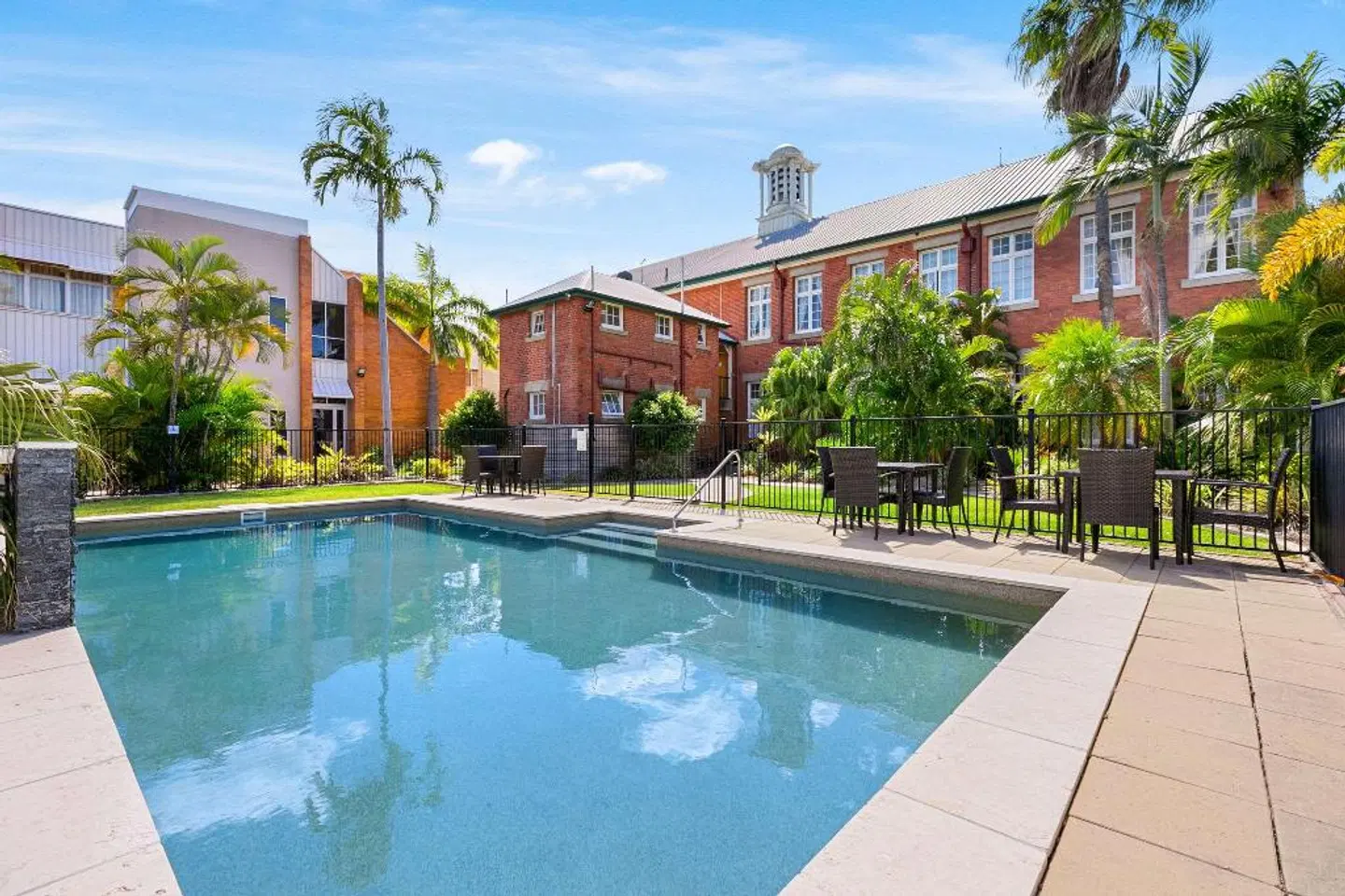 Quality Hotel Regent Rockhampton OUTDOOR_POOL
