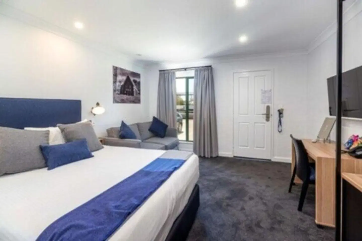 Town Square Motel ROOM_EXAMPLE