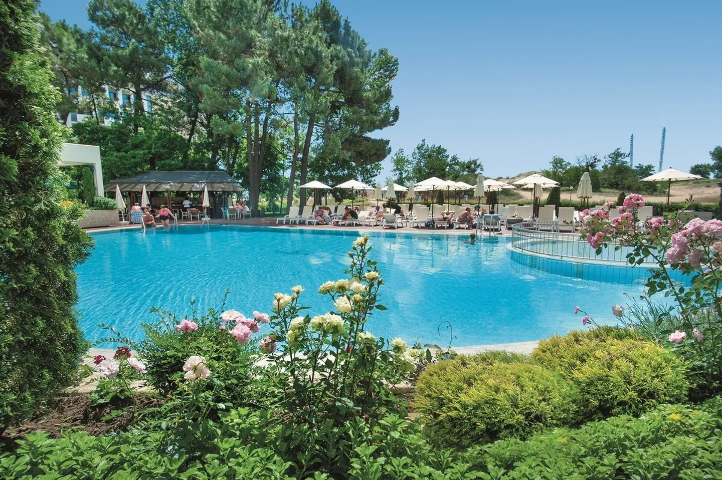 Jeravi Hotel OUTDOOR_POOL
