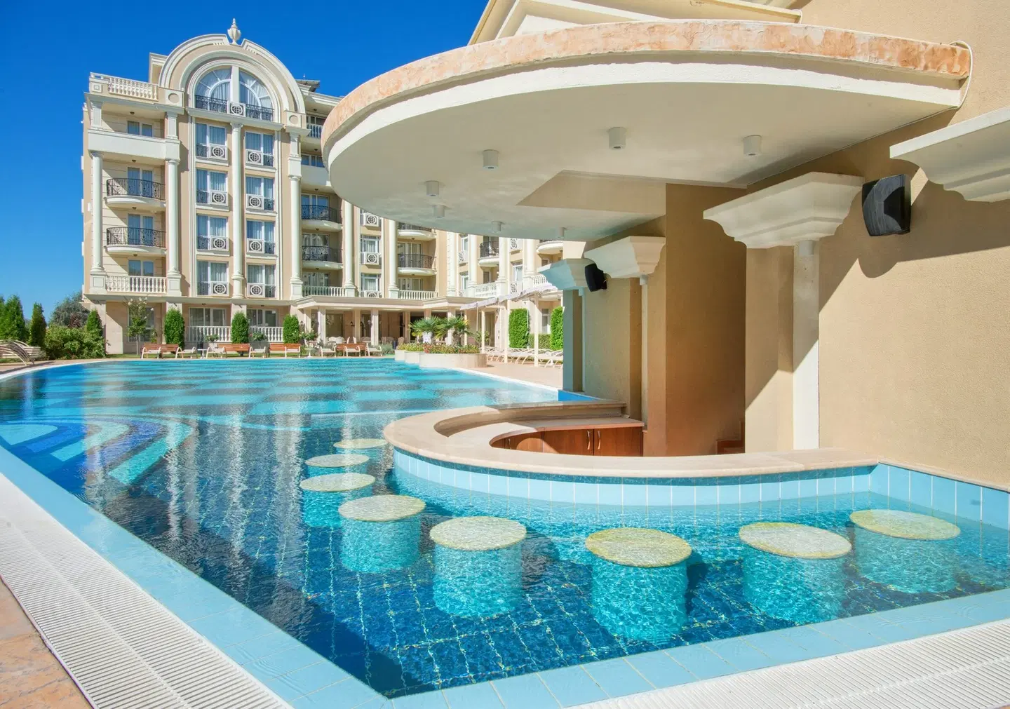 Rena Hotel OUTDOOR_POOL