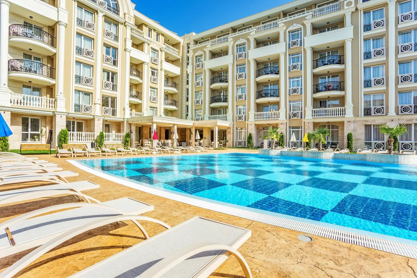 Rena Hotel OUTDOOR_POOL