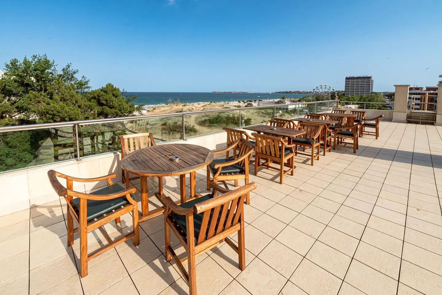 Jeravi Hotel Bar