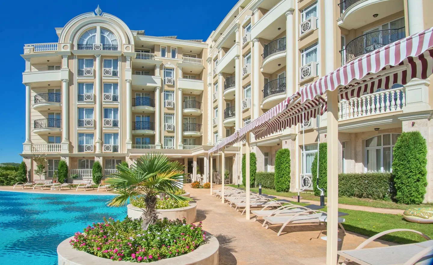 Rena Hotel EXTERIOR