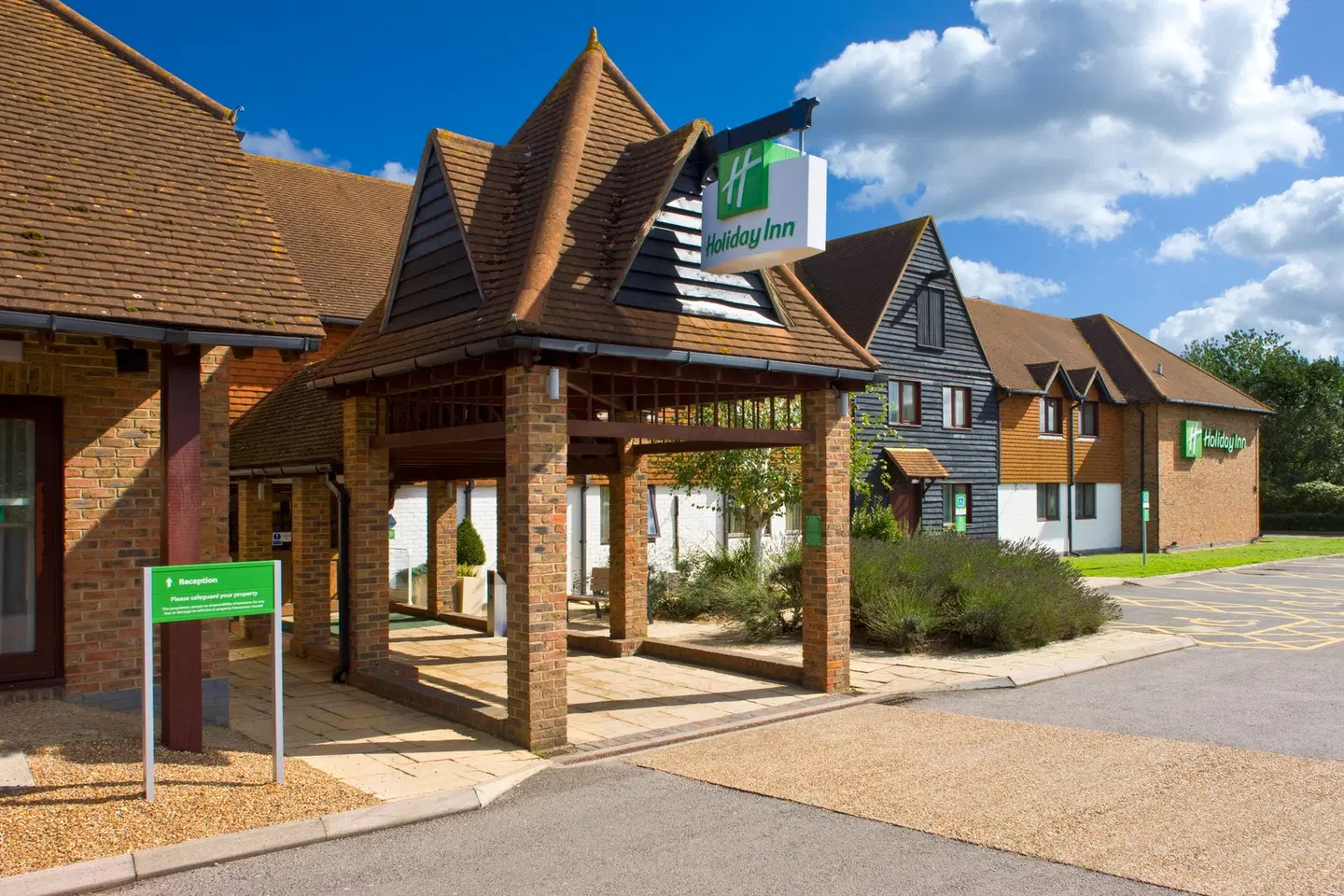 Holiday Inn Ashford Central by IHG EXTERIOR