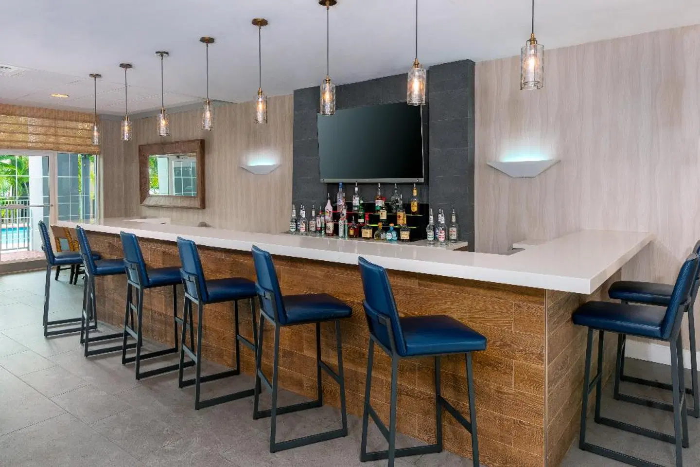 Holiday Inn Miami Doral Area by IHG Bar