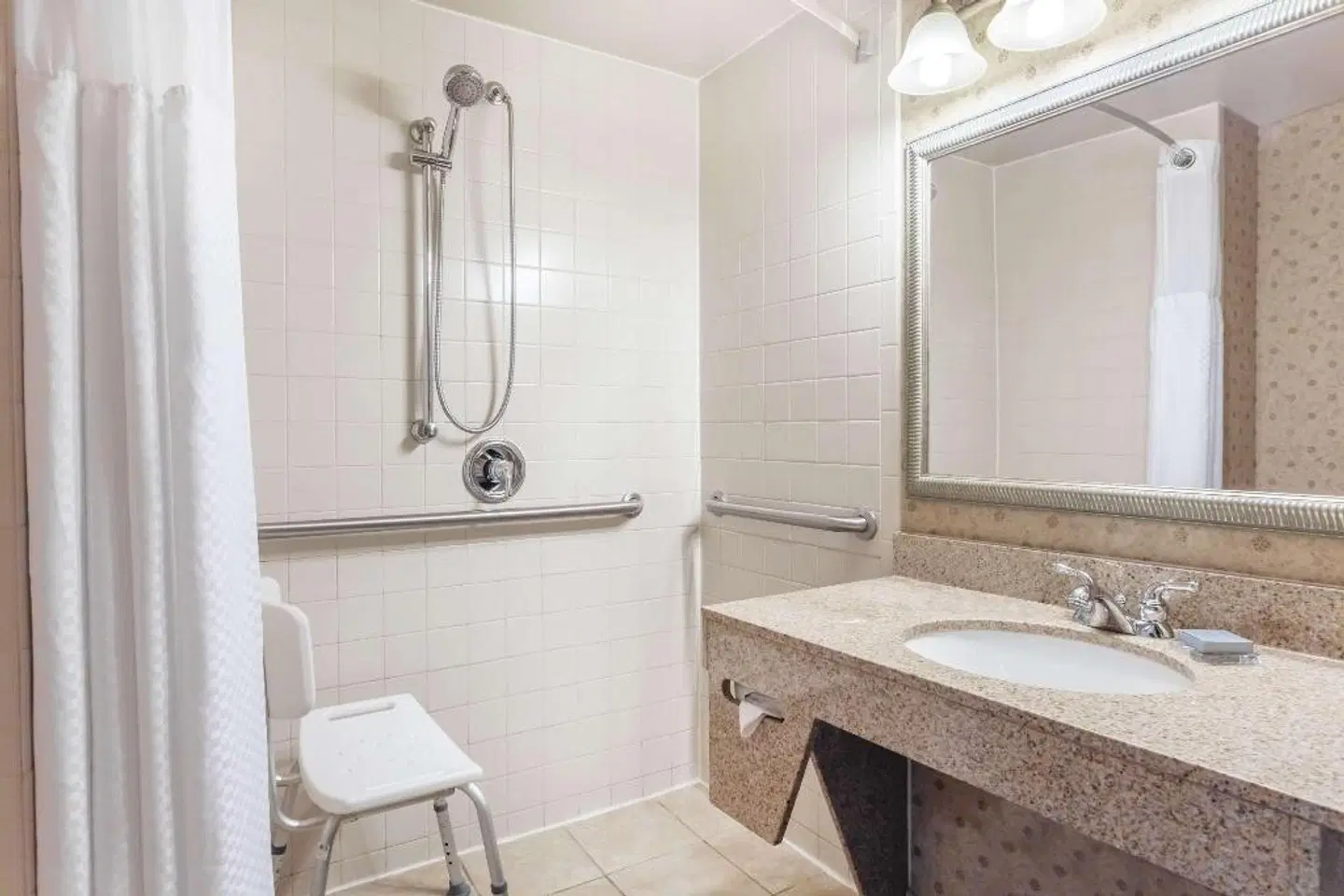Fairfield by Marriott Inn & Suites LaGrange Badezimmer