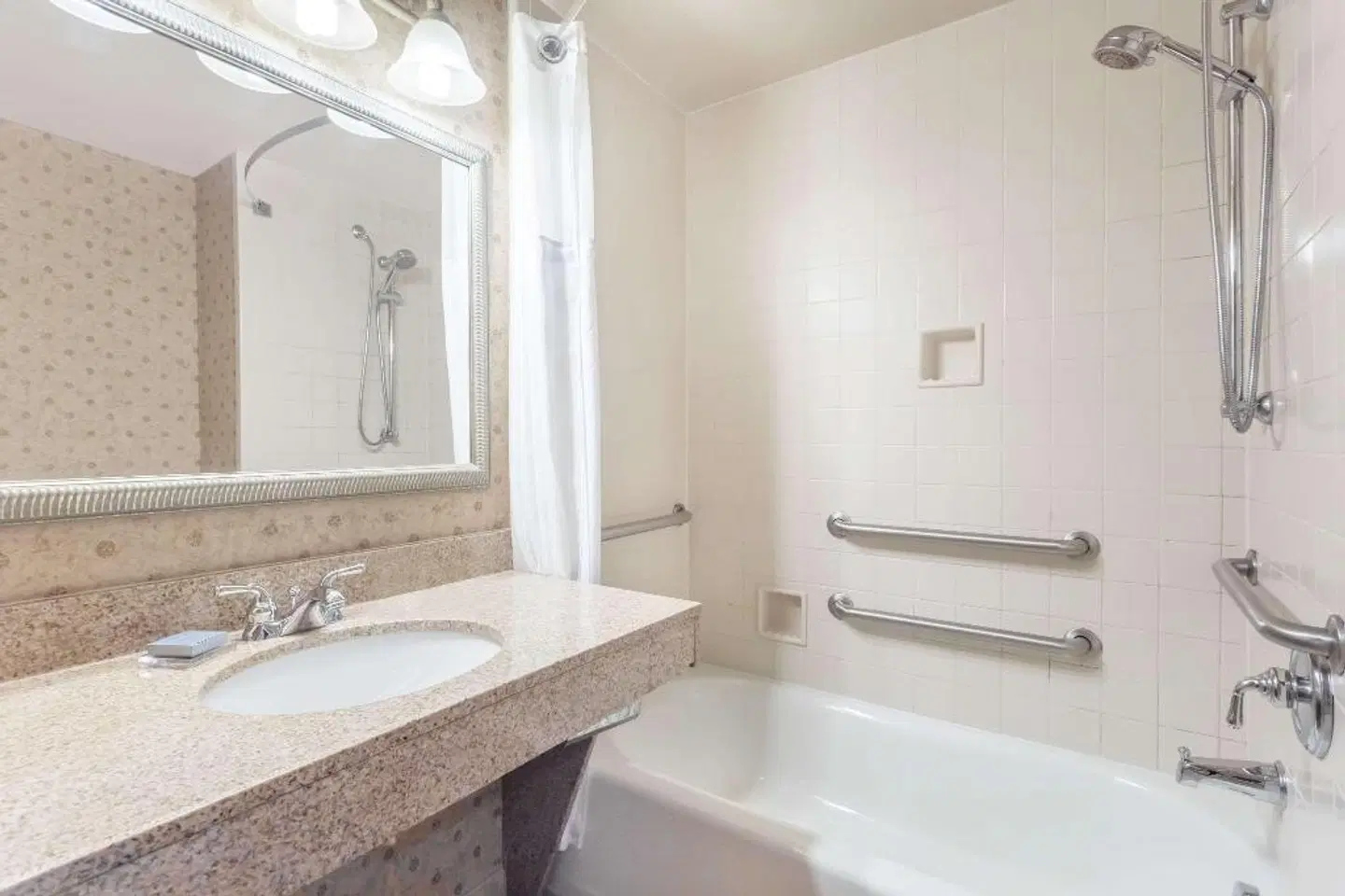 Fairfield by Marriott Inn & Suites LaGrange Badezimmer