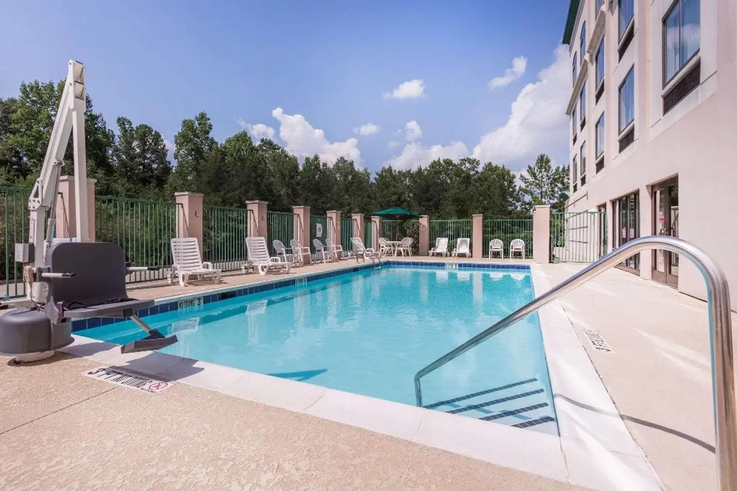 Fairfield by Marriott Inn & Suites LaGrange OUTDOOR_POOL