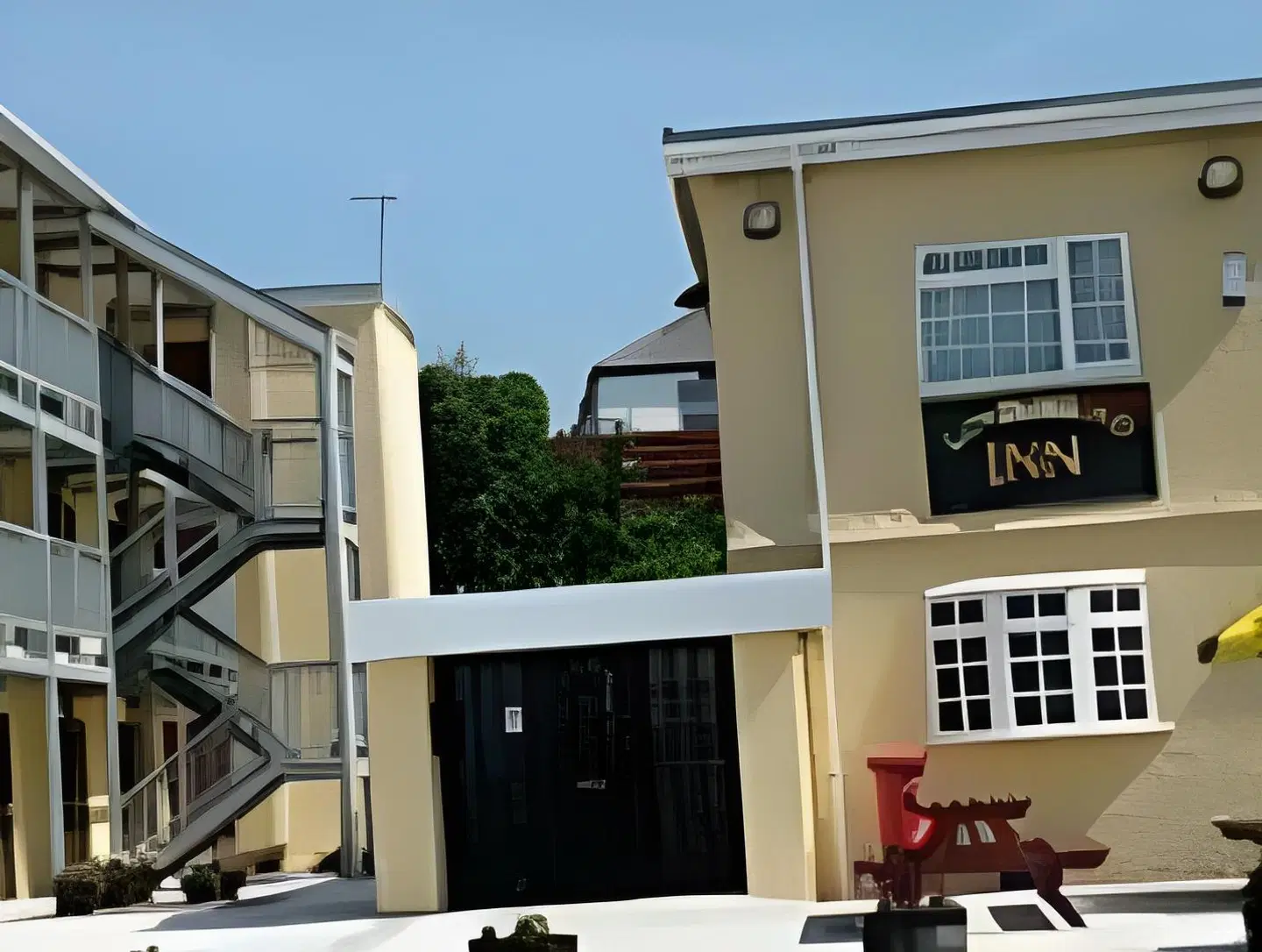 The Beach Motel EXTERIOR