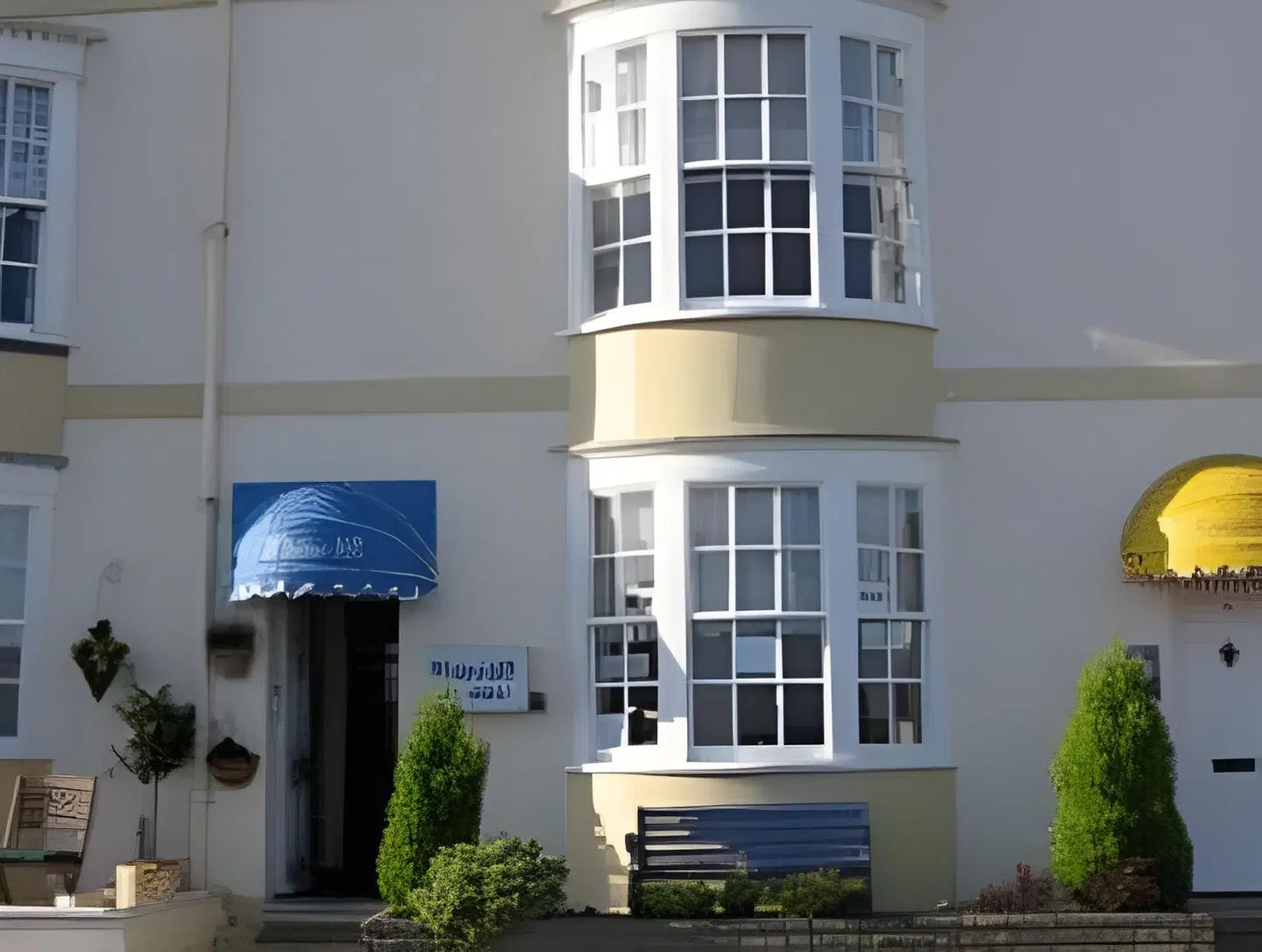 Whitecliff Guesthouse EXTERIOR