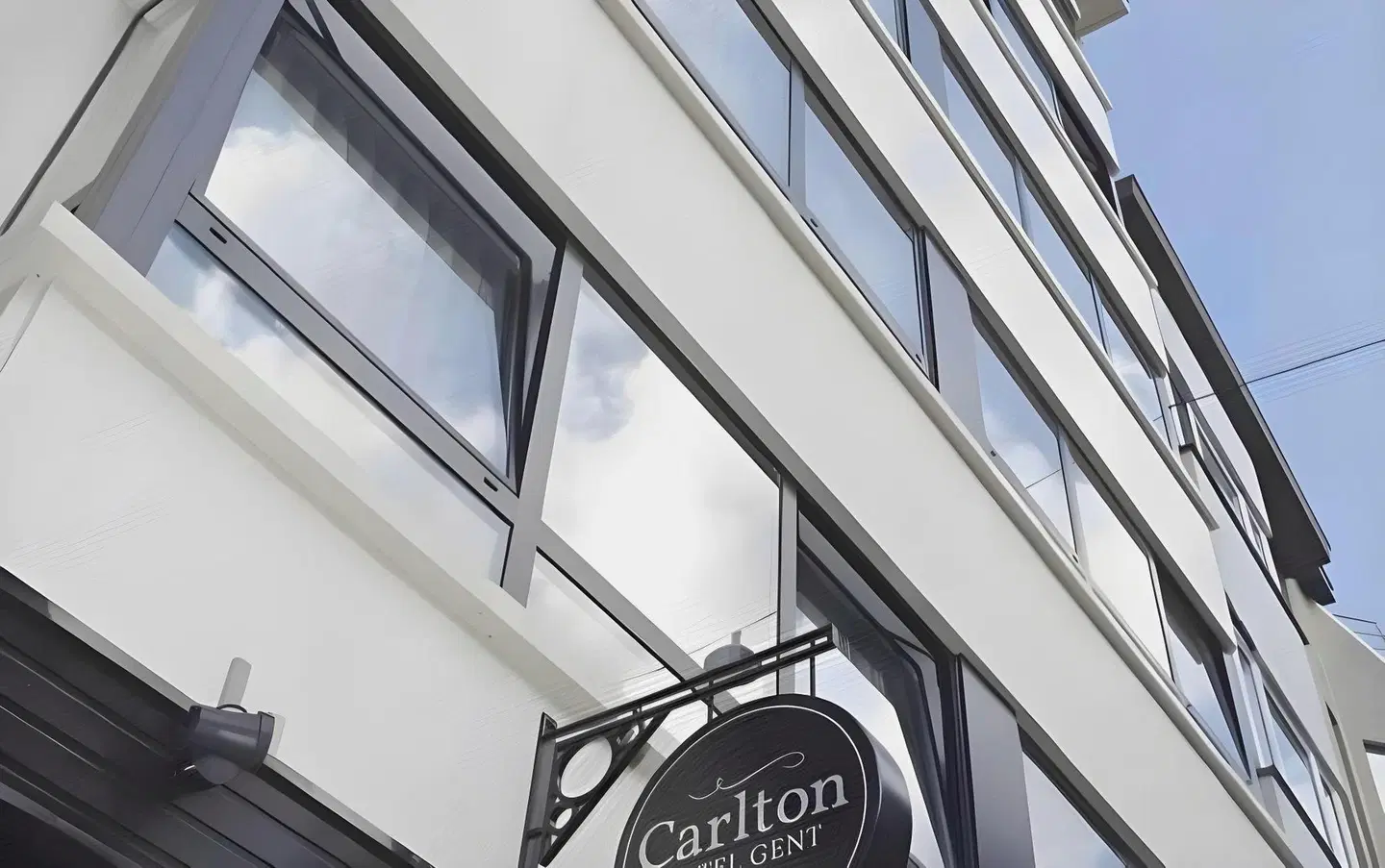 Carlton EXTERIOR