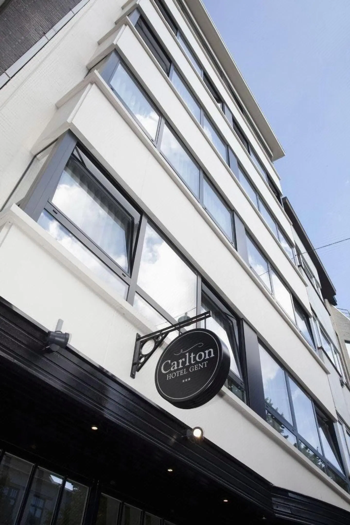 Carlton EXTERIOR