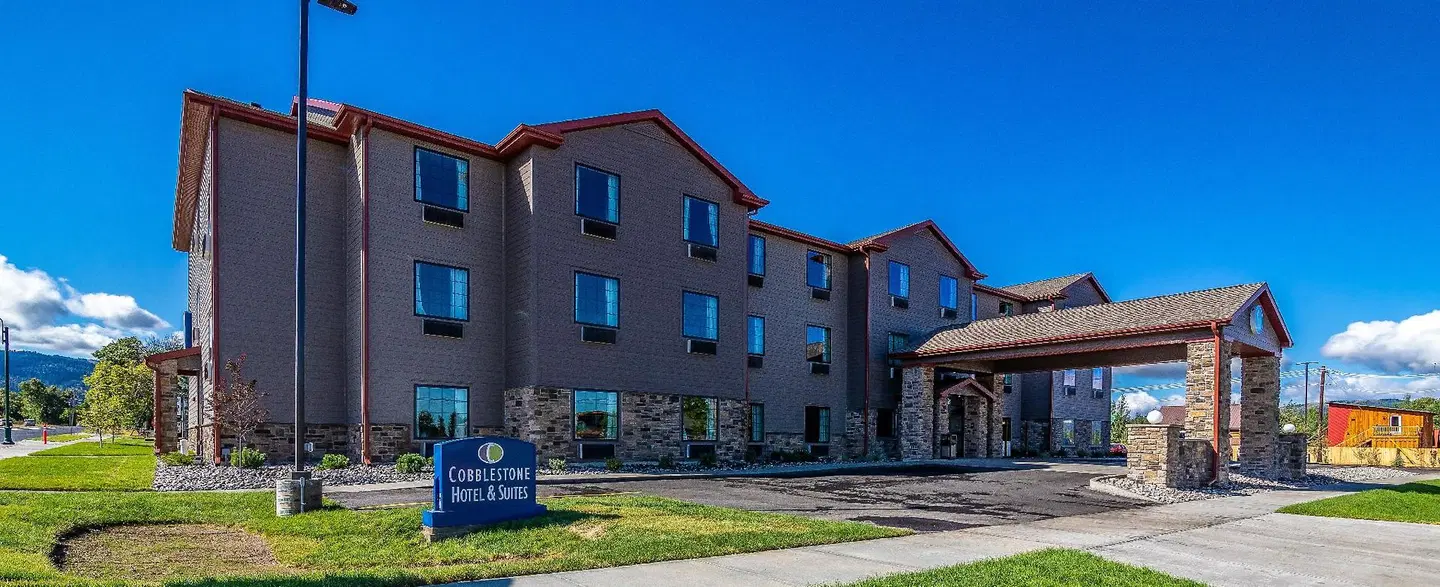 Cobblestone Hotel & Suites - Victor EXTERIOR