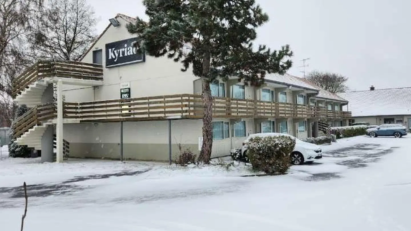 Kyriad Cambrai EXTERIOR
