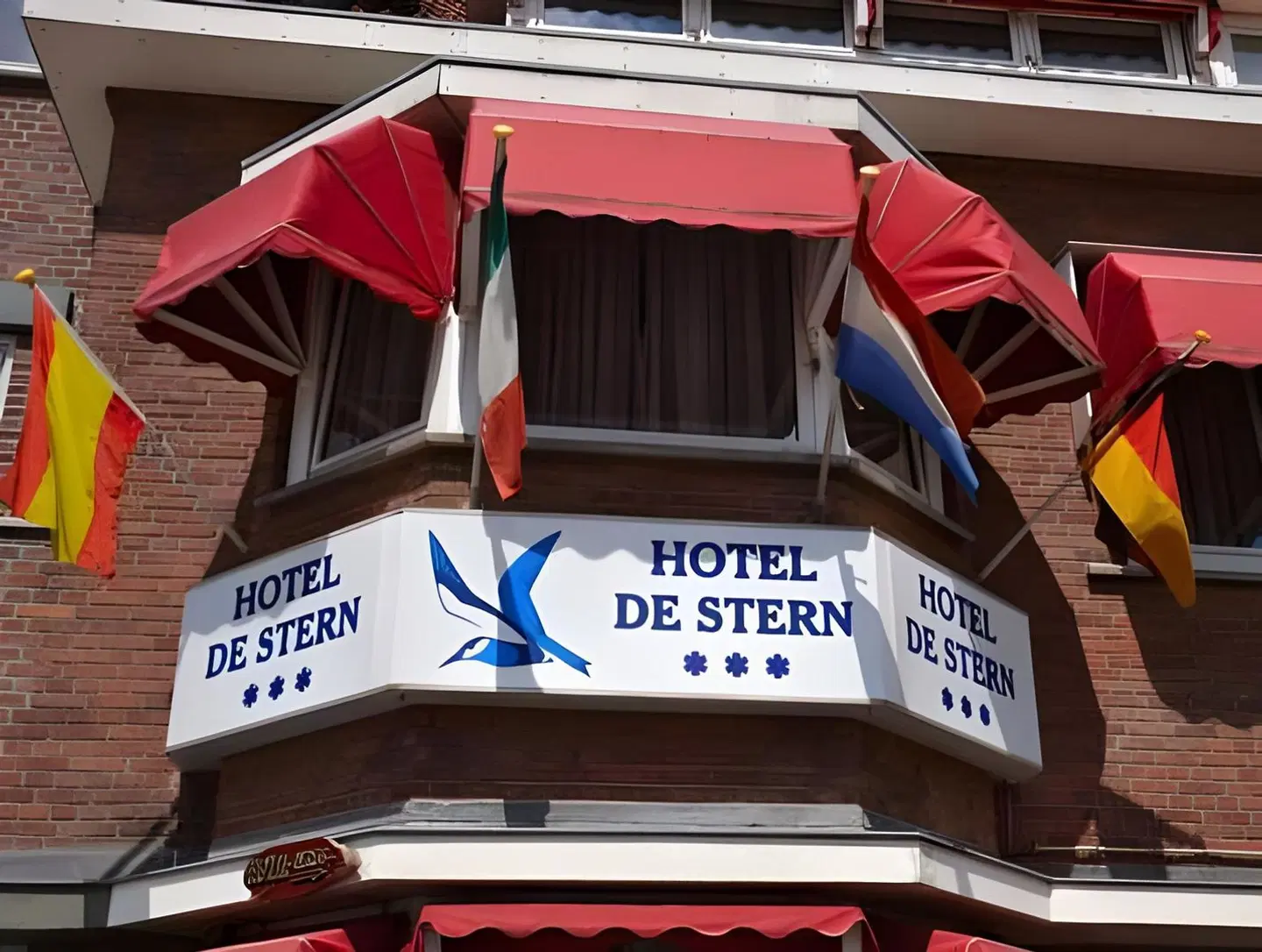 De Stern EXTERIOR