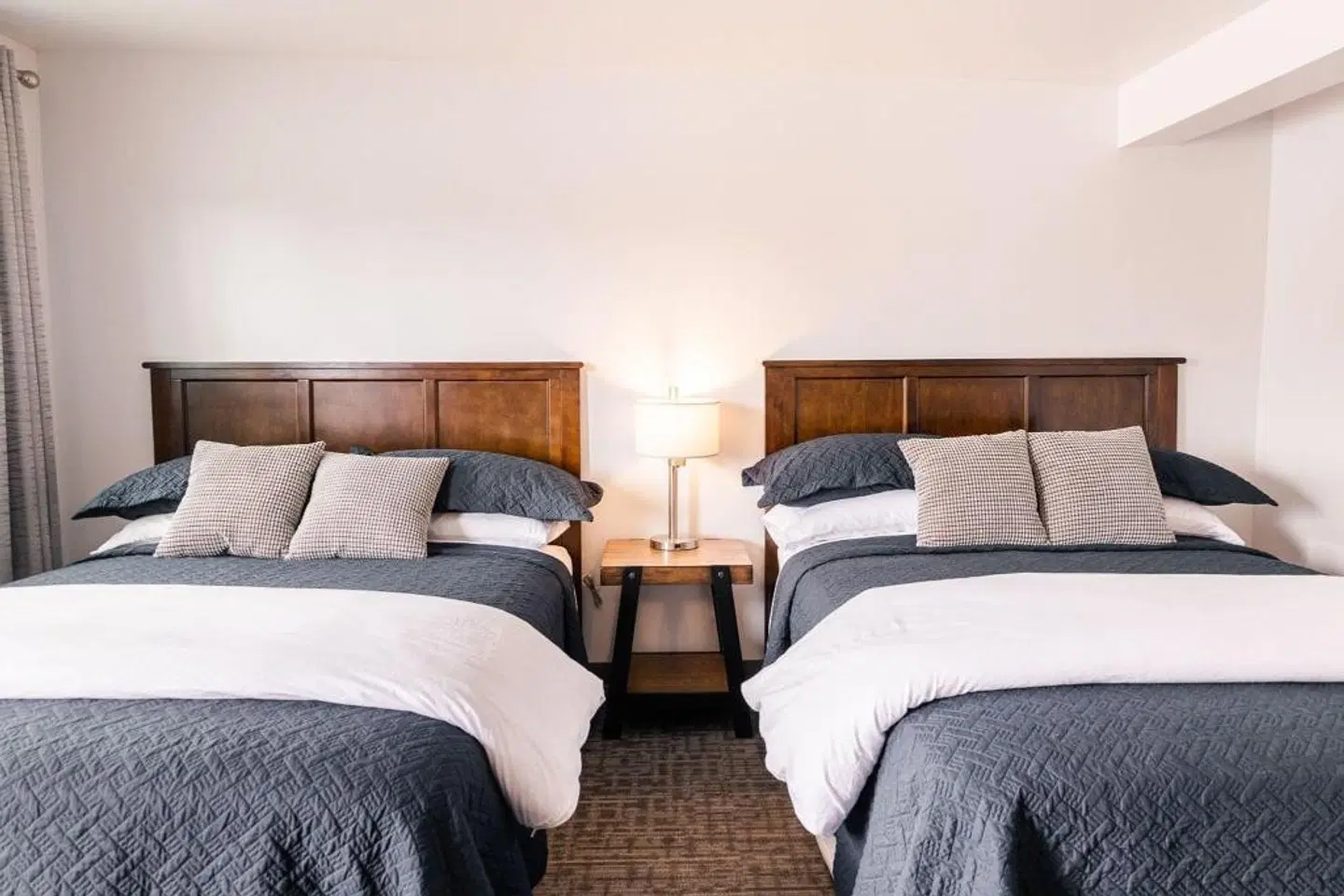 Alaska Frontier Inn ROOM_EXAMPLE