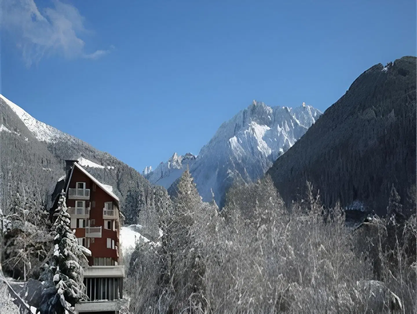 Mirella EXTERIOR