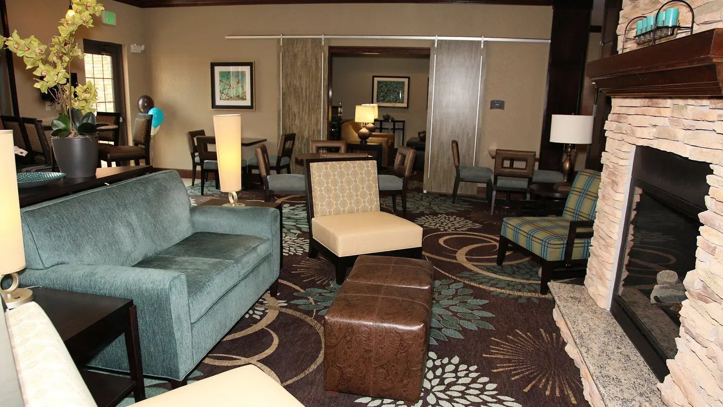 Staybridge Suites Lincoln North East LOUNGE_LOBBY