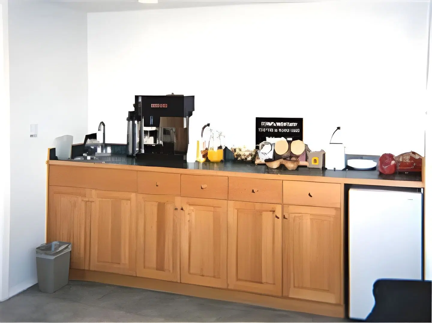 Super 8 by Wyndham 100 Mile House LOUNGE_LOBBY