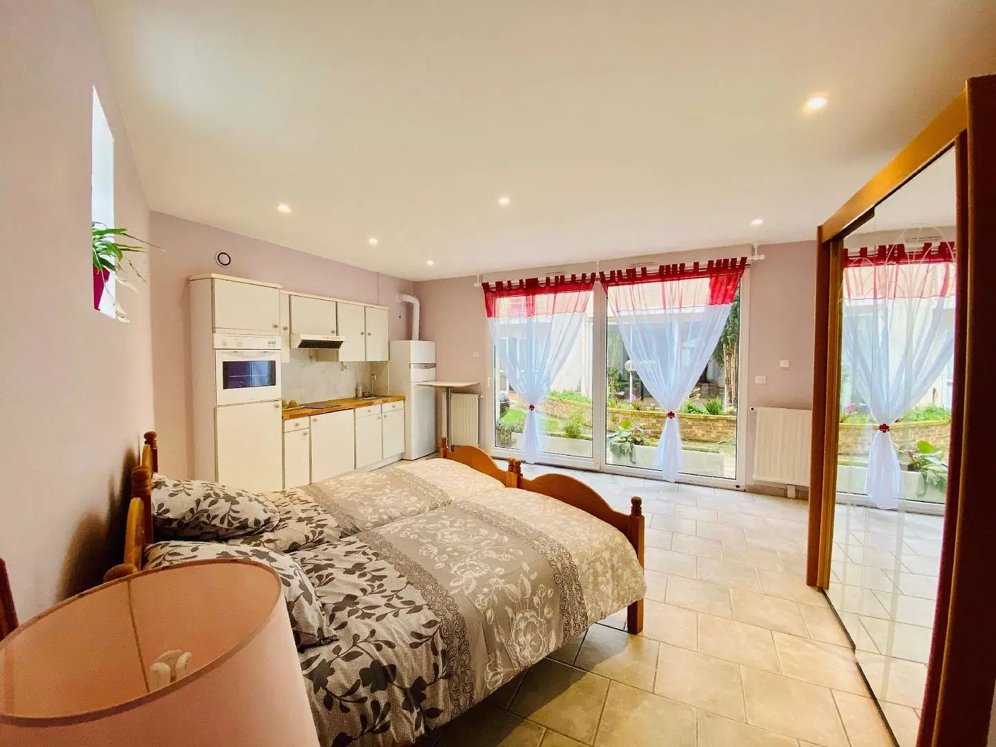 Reims Sherpa Guest House ROOM_EXAMPLE
