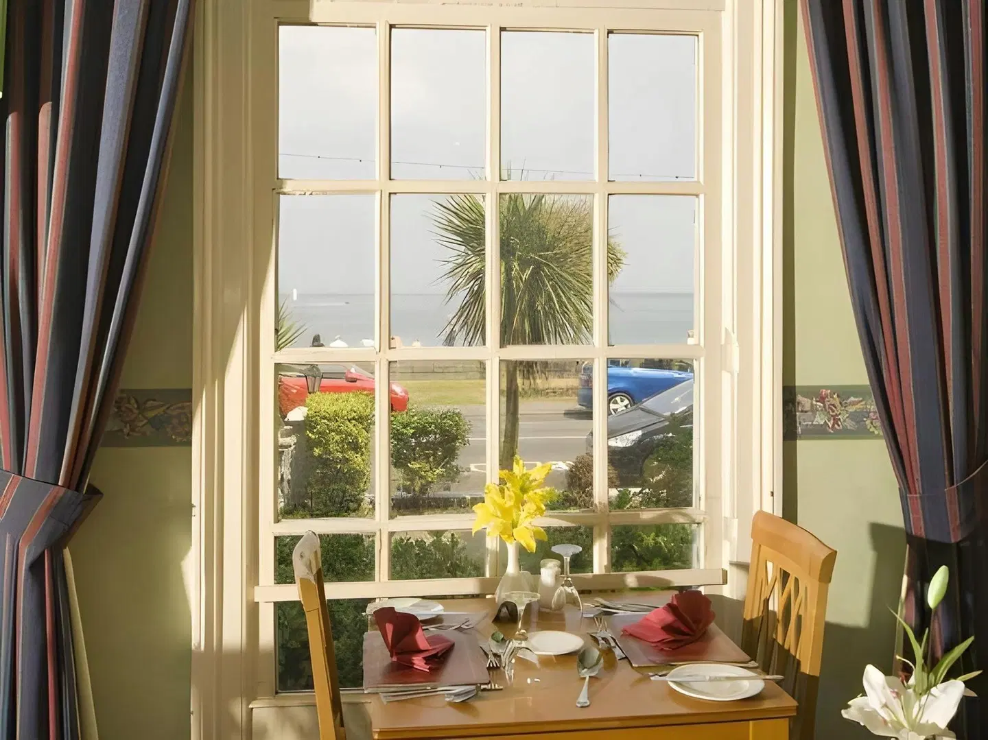 Marine Hotel Restaurant