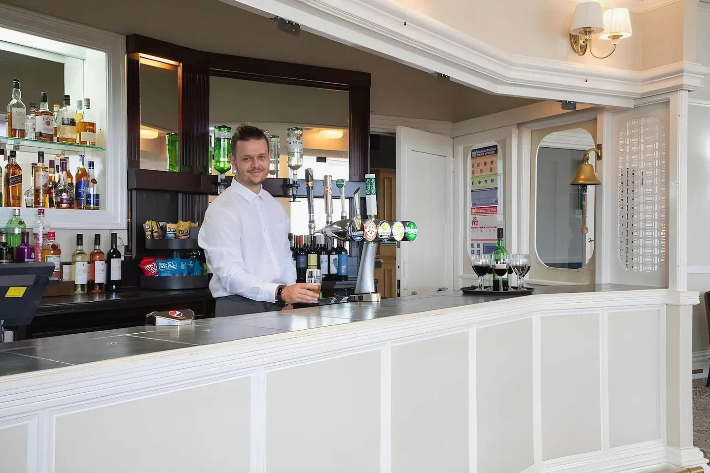 Marine Hotel Bar