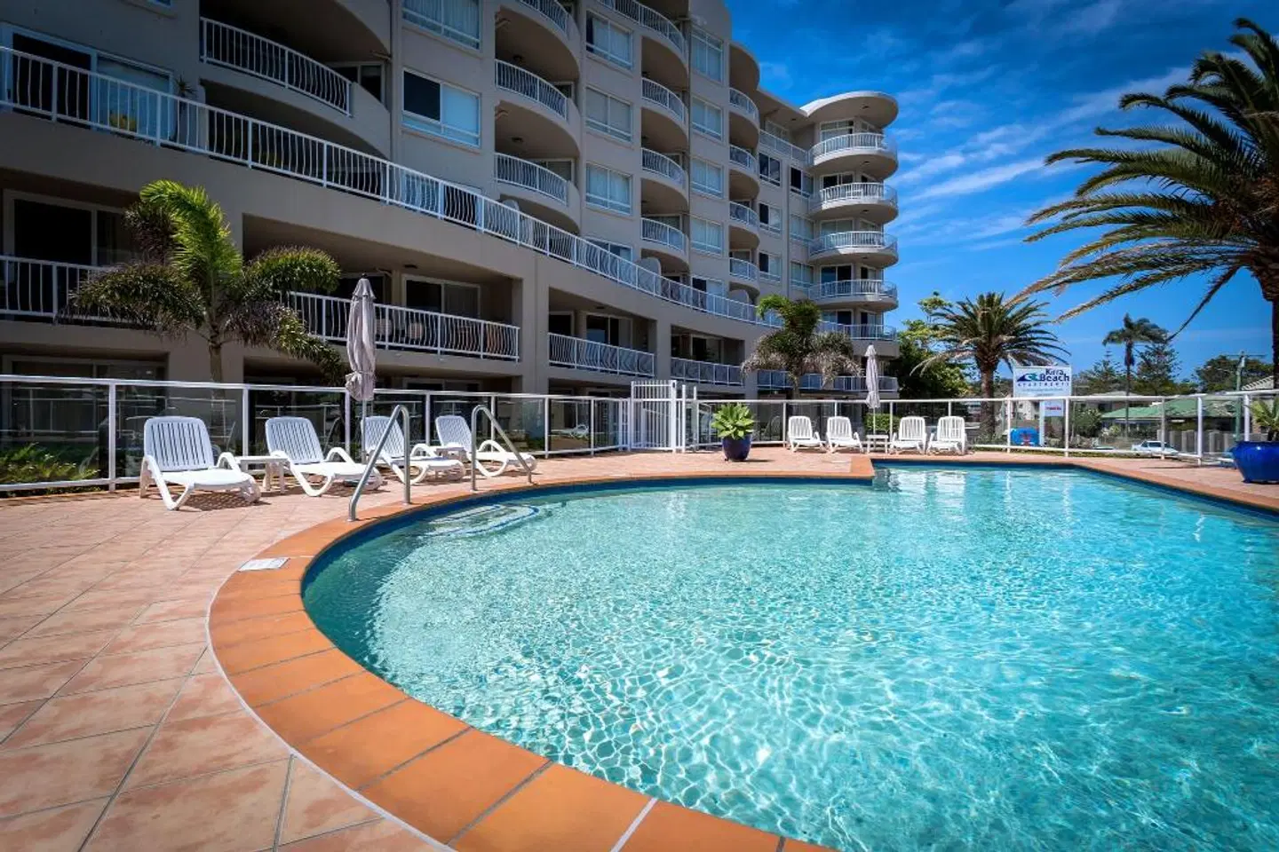 Kirra Beach Apartments OUTDOOR_POOL