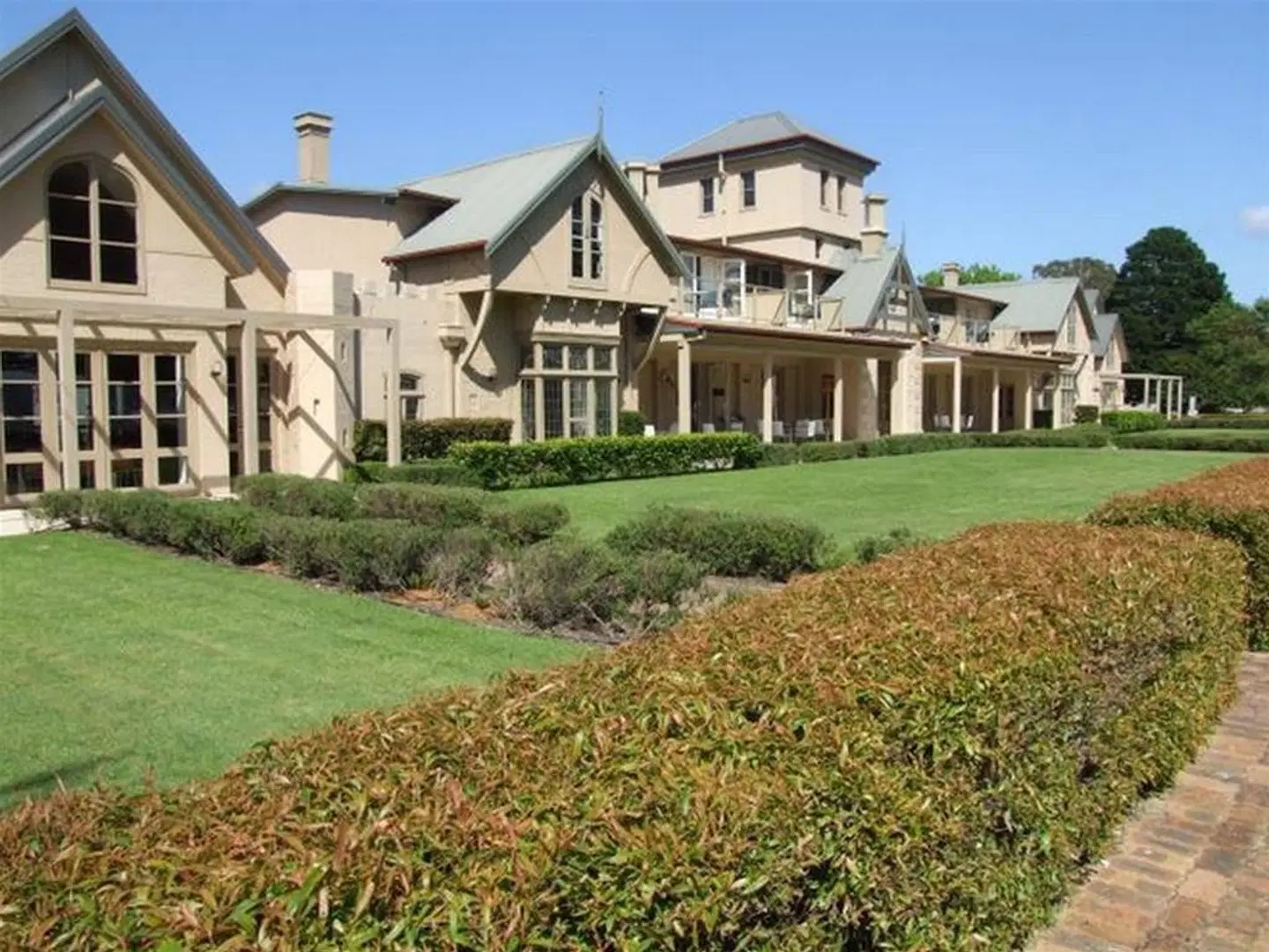 Seahorse Inn EXTERIOR