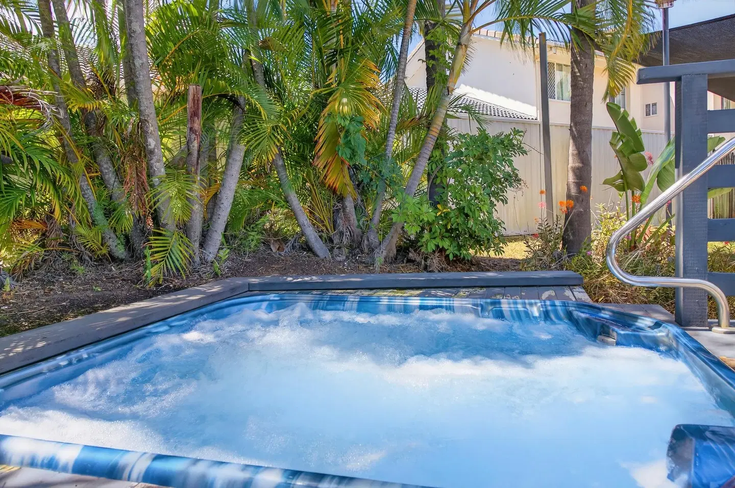 Isle of Palms Resort OUTDOOR_POOL