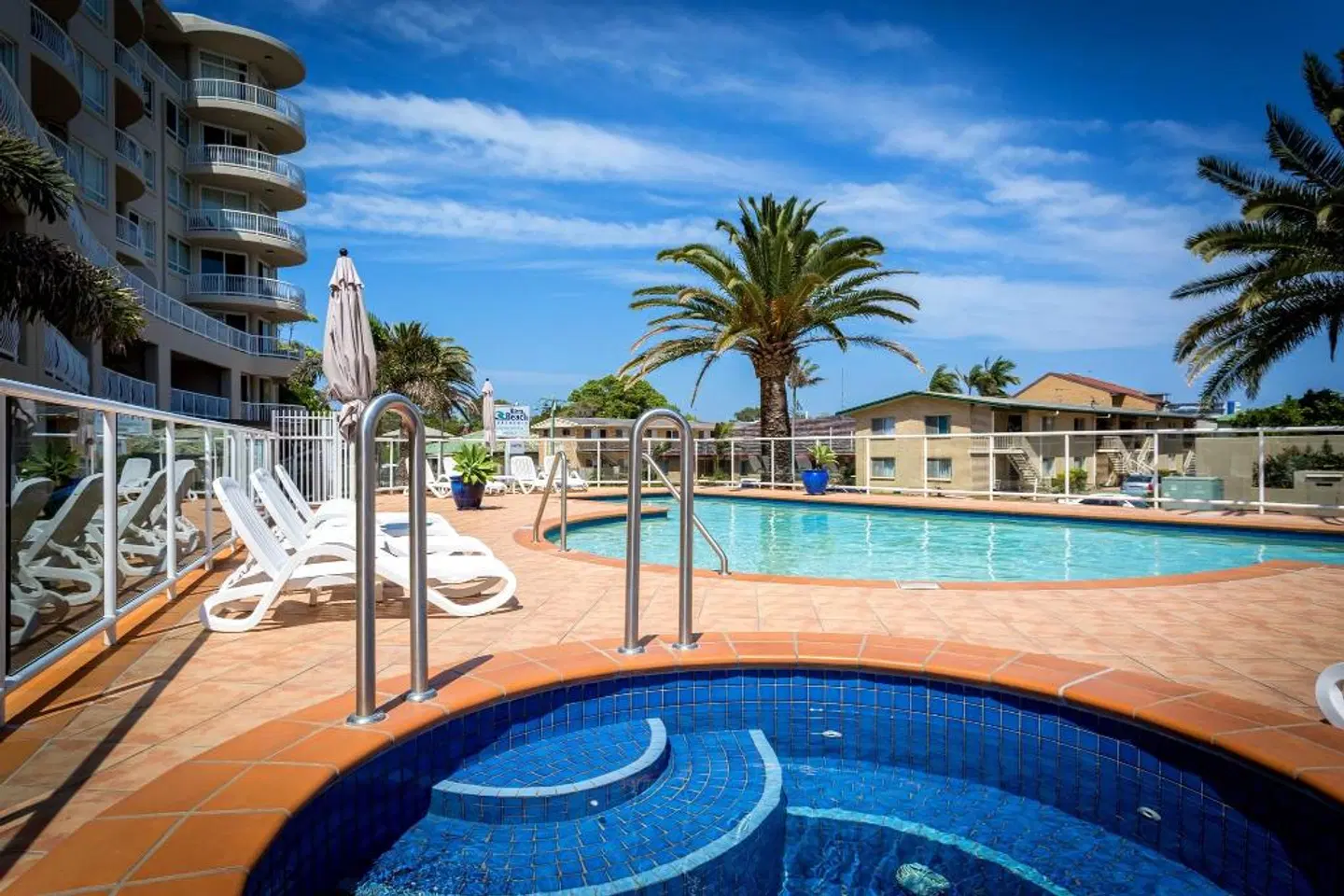 Kirra Beach Apartments OUTDOOR_POOL