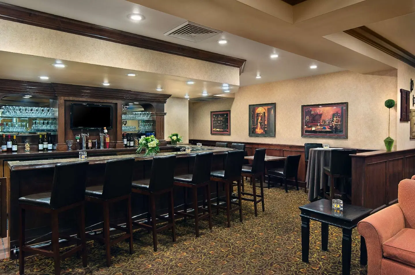 Oxford Suites Boise Bar