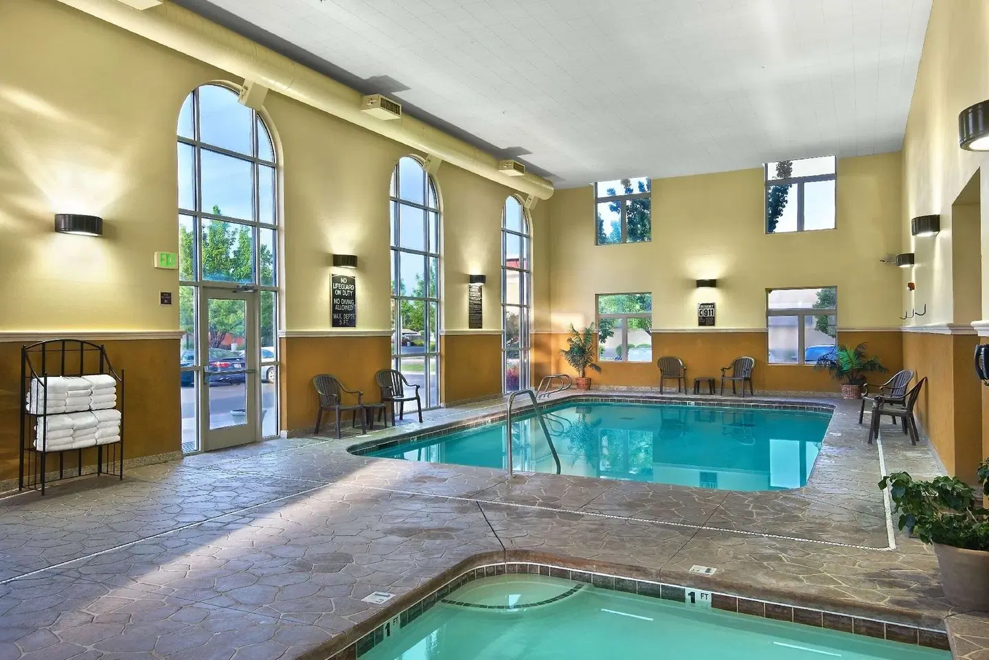 Oxford Suites Boise Hallenbad