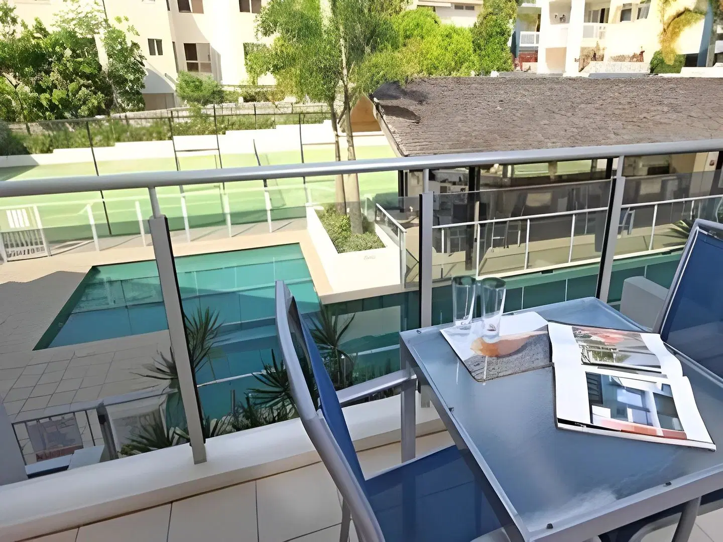Coolum Seaside Apartments Terrasse