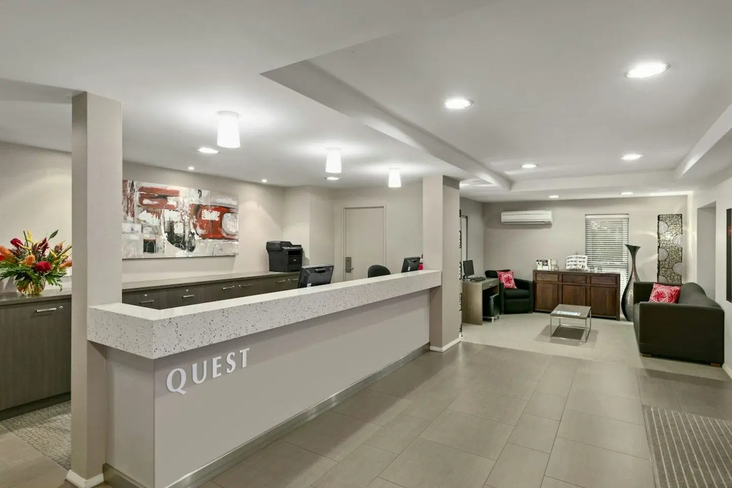 Quest Singleton Bar