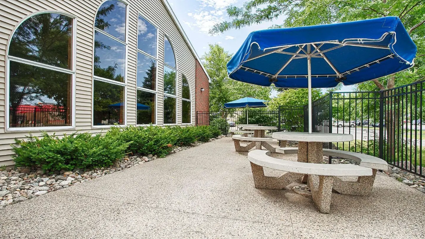 Best Western Alexandria Inn Garten