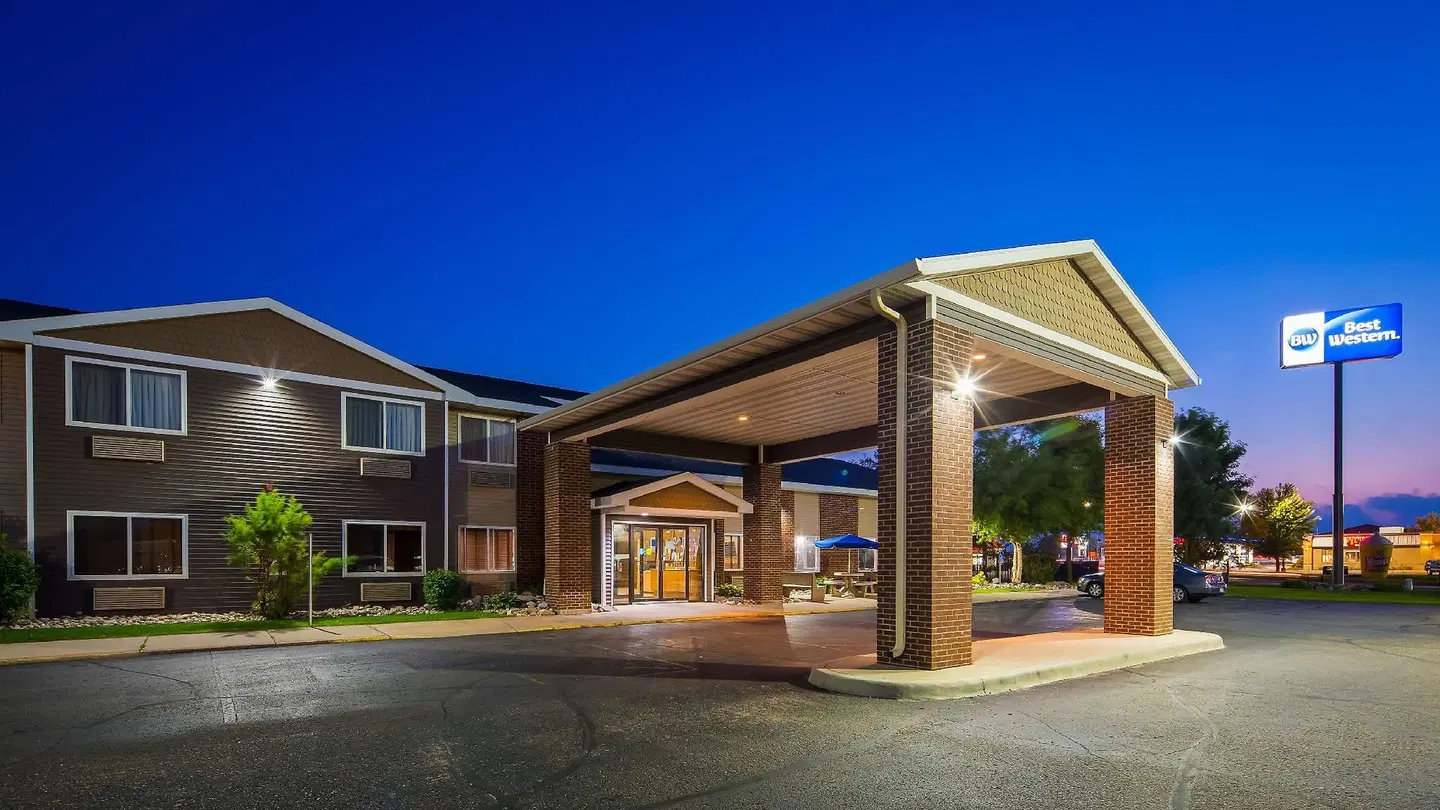 Best Western Alexandria Inn EXTERIOR