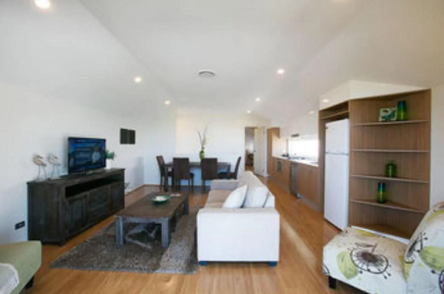 Caves Coastal Bar & Bungalows LOUNGE_LOBBY