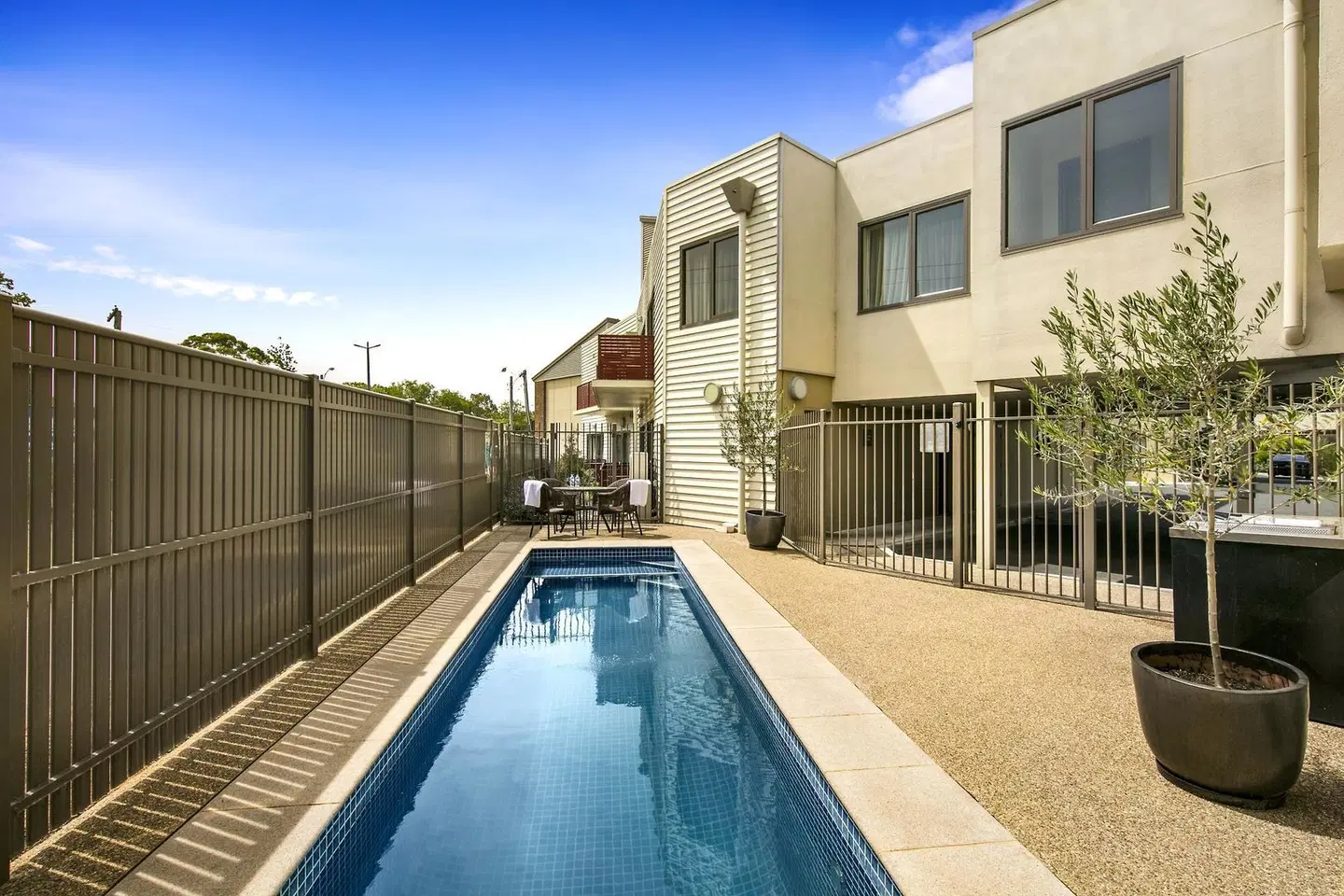 Quest Bendigo Central OUTDOOR_POOL