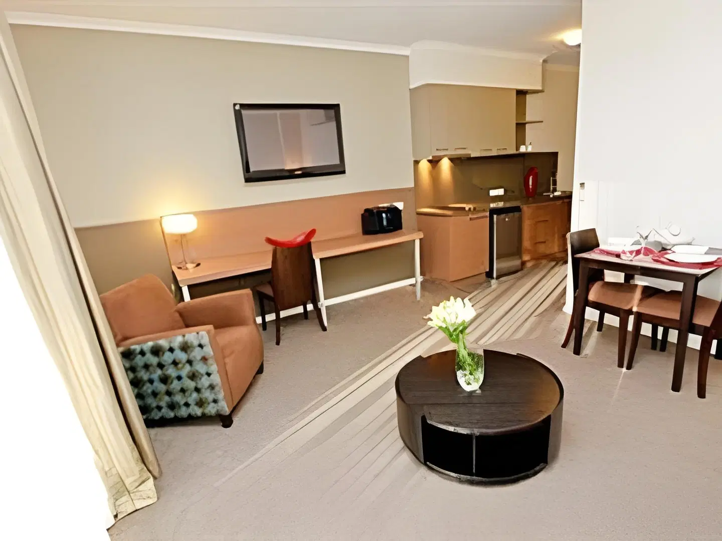 Indulge Apartments Ontario ROOM_EXAMPLE