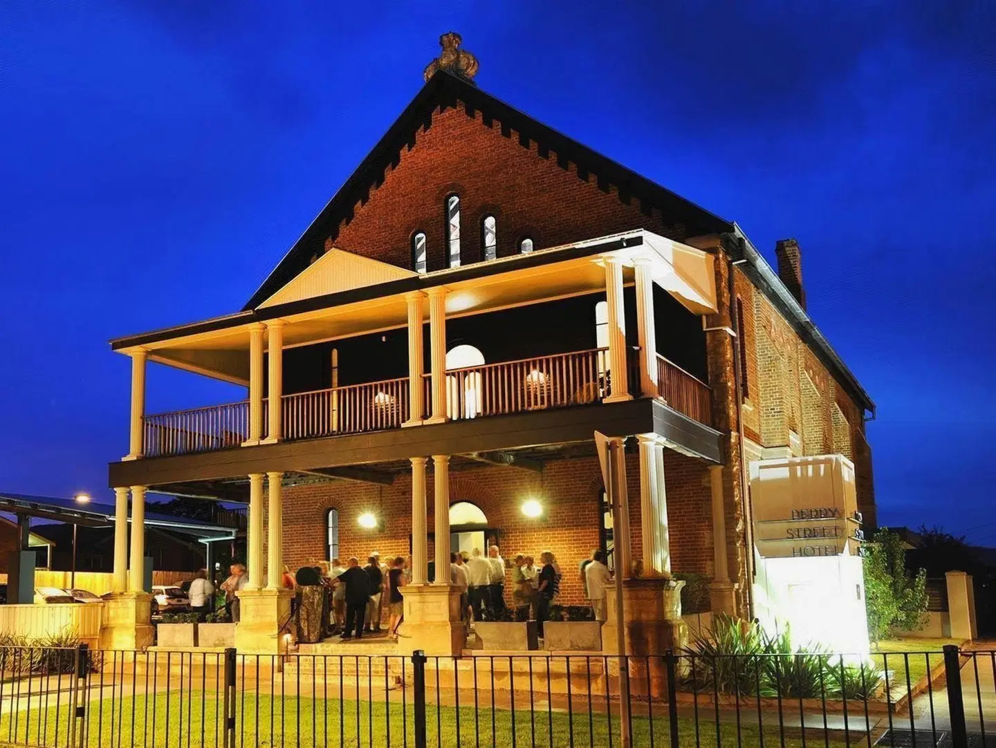 Perry Street Hotel EXTERIOR