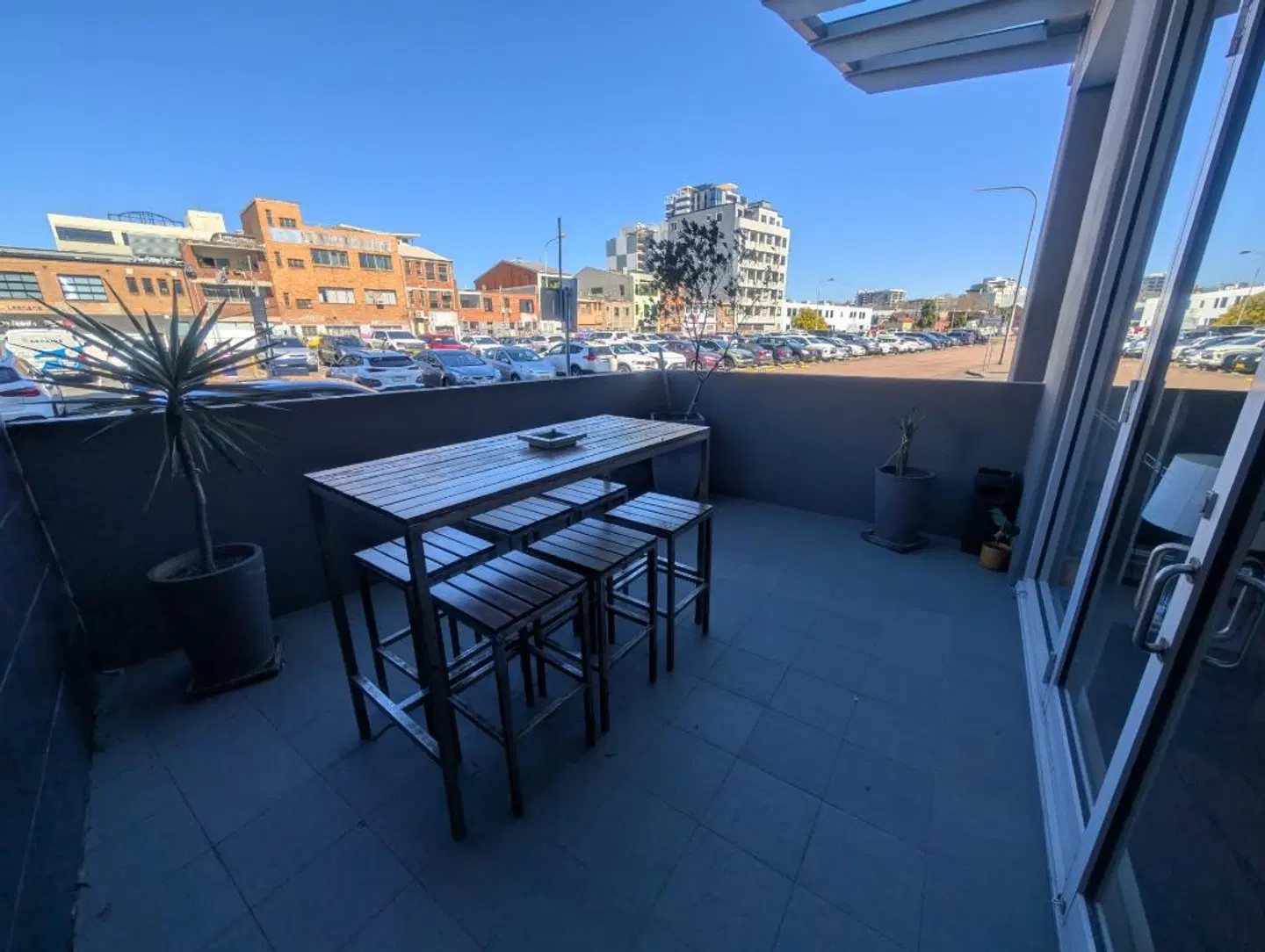 Honeysuckle Executive Apartments Terrasse