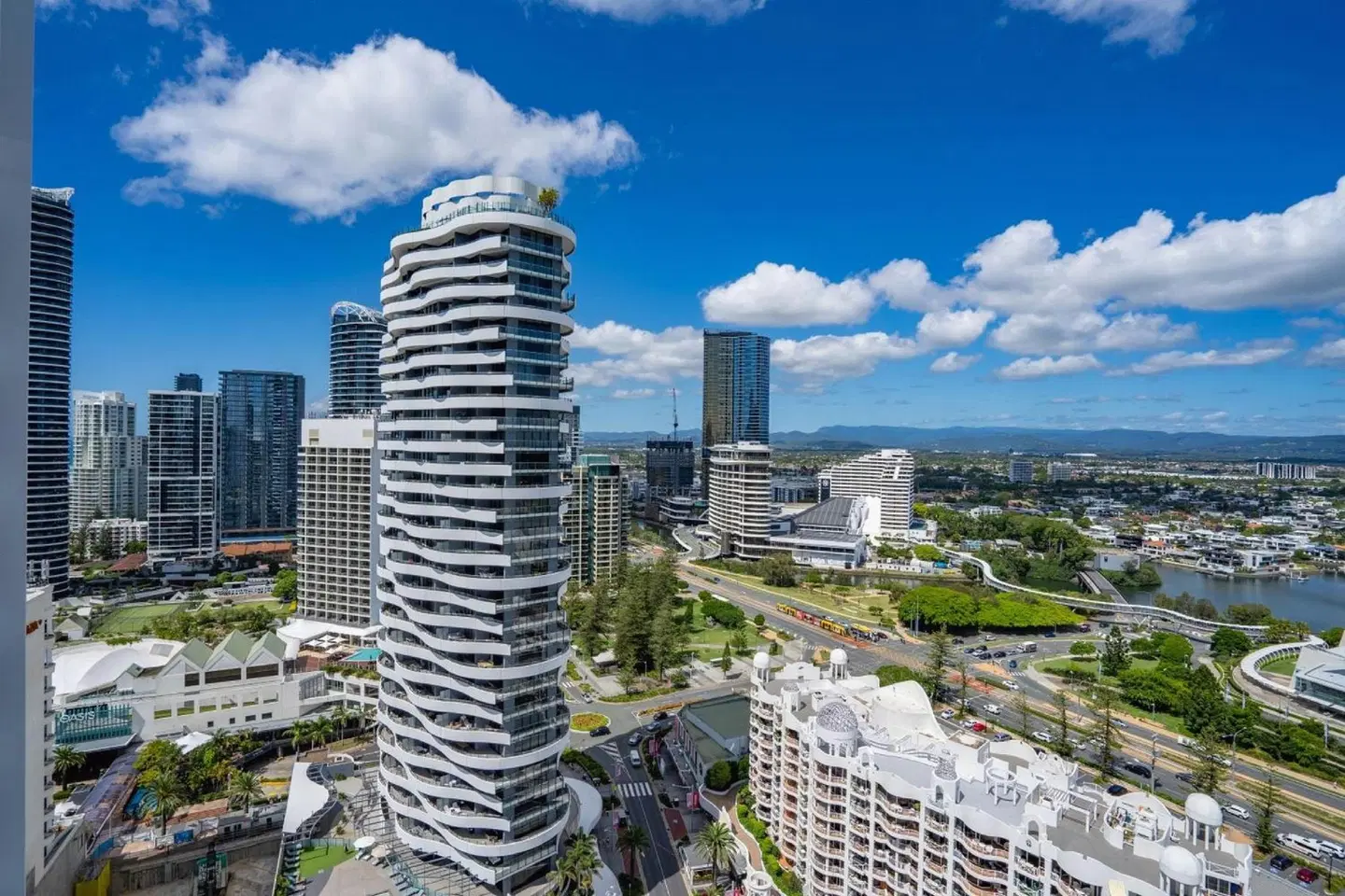 Aria Apartments EXTERIOR