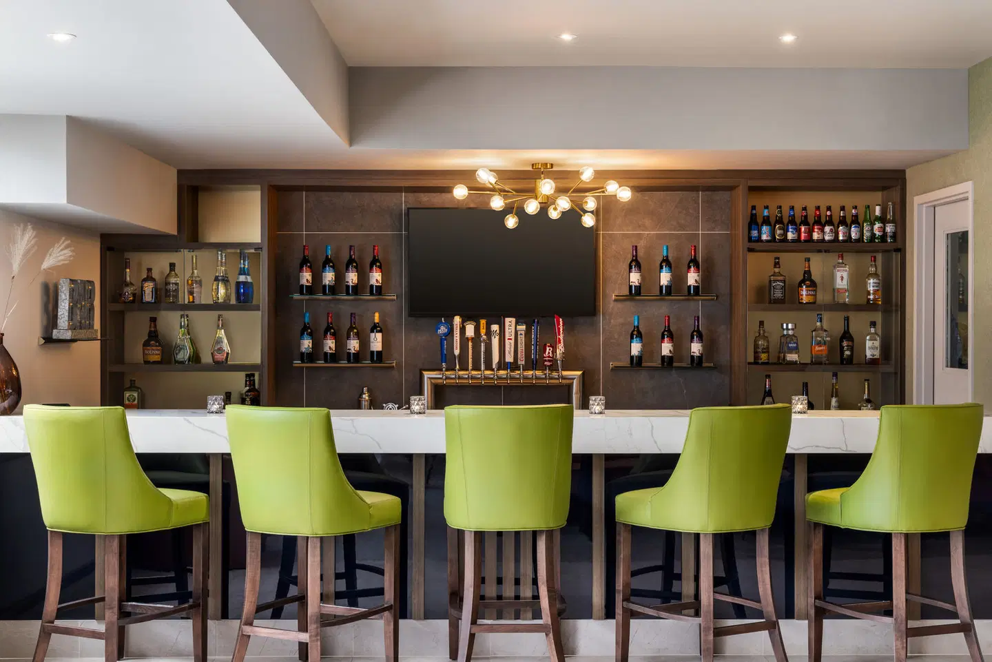 Crowne Plaza Saint John Harbour View by IHG Bar