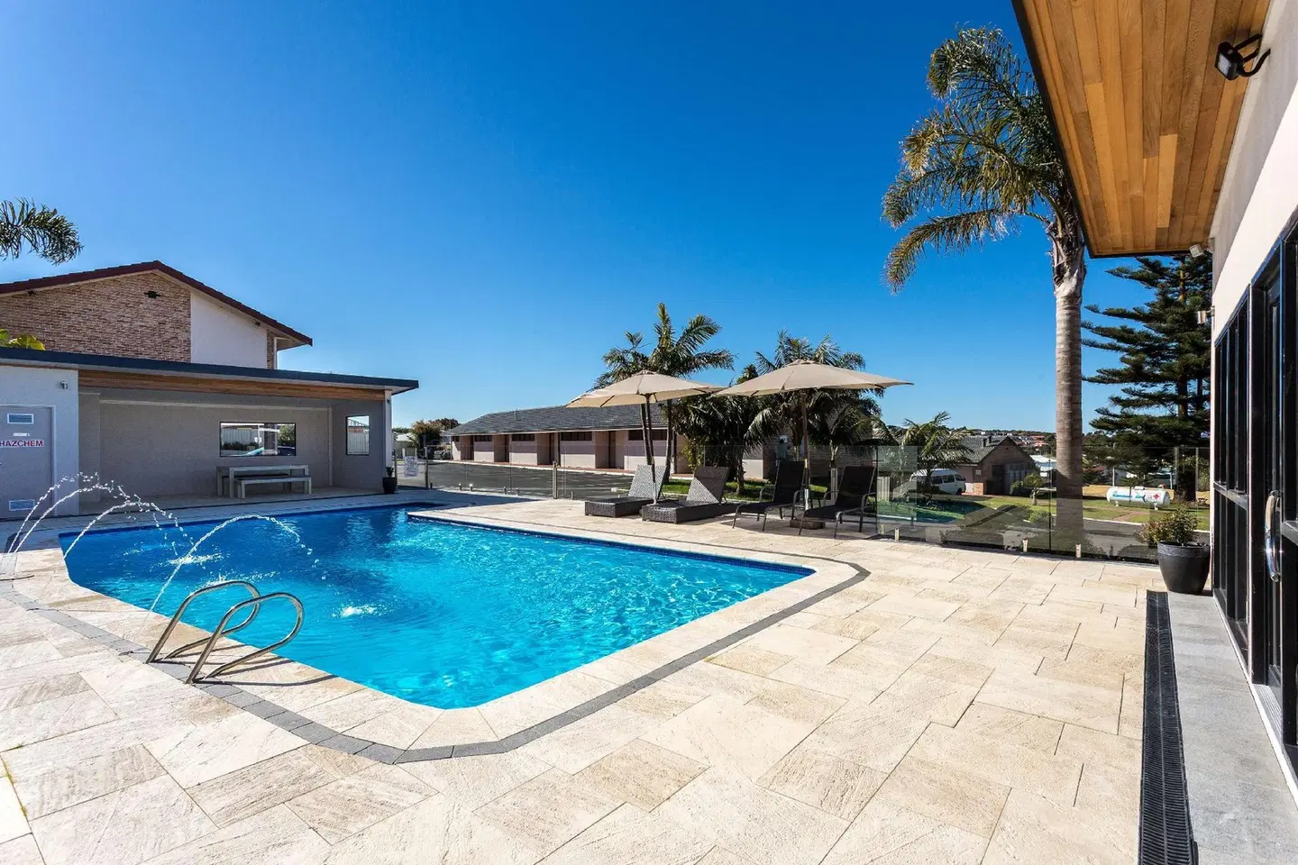 Amity Motor Inn OUTDOOR_POOL